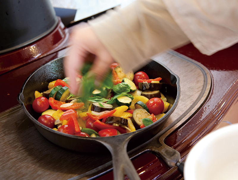 料理が楽しめるストーブ